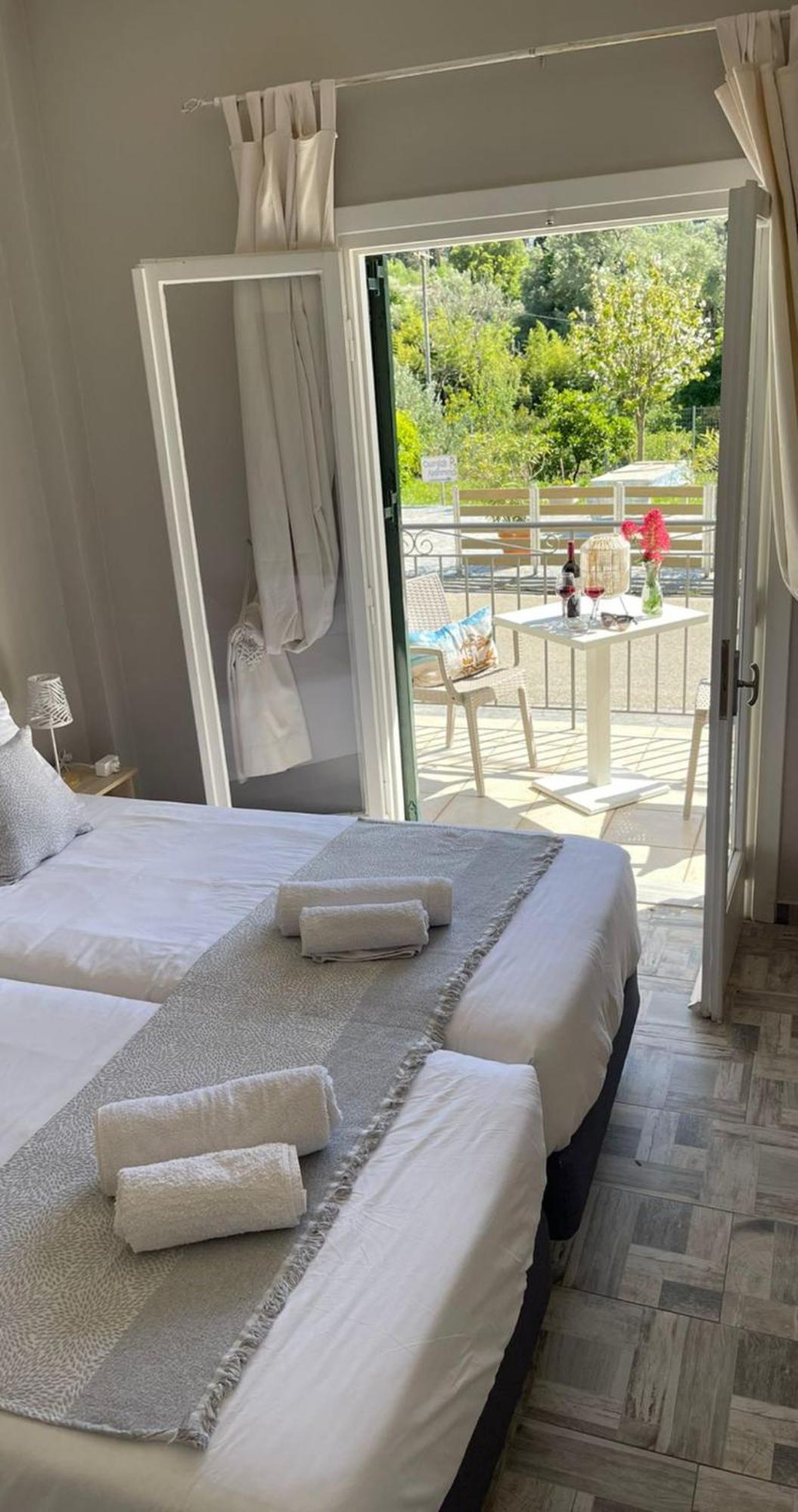 Georgia'S Apartments, Ipsos Corfu Экстерьер фото